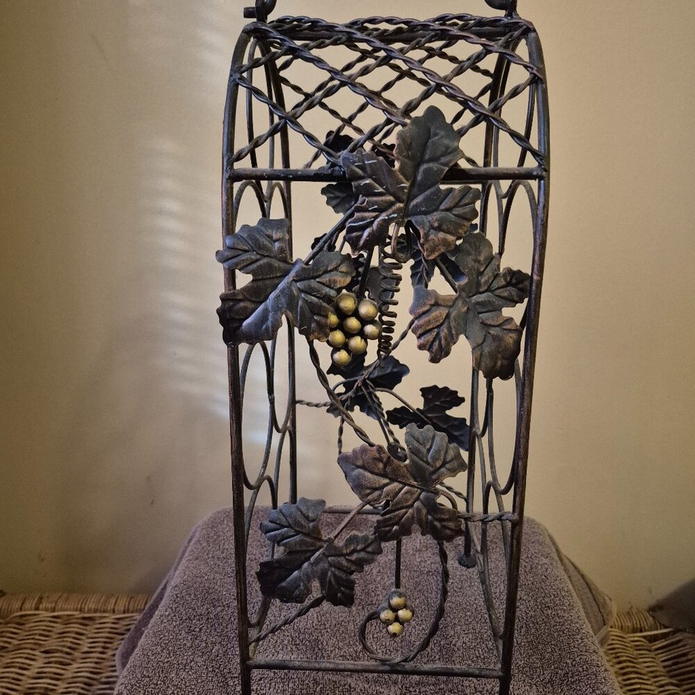 VINTAGE ITALIAN-STYLE WINE RACK